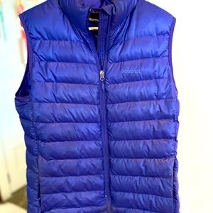 Womens Marmot puffer vest. Size XL. Blue